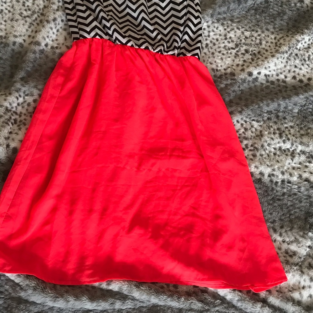 Dress - Picture 2 of 2